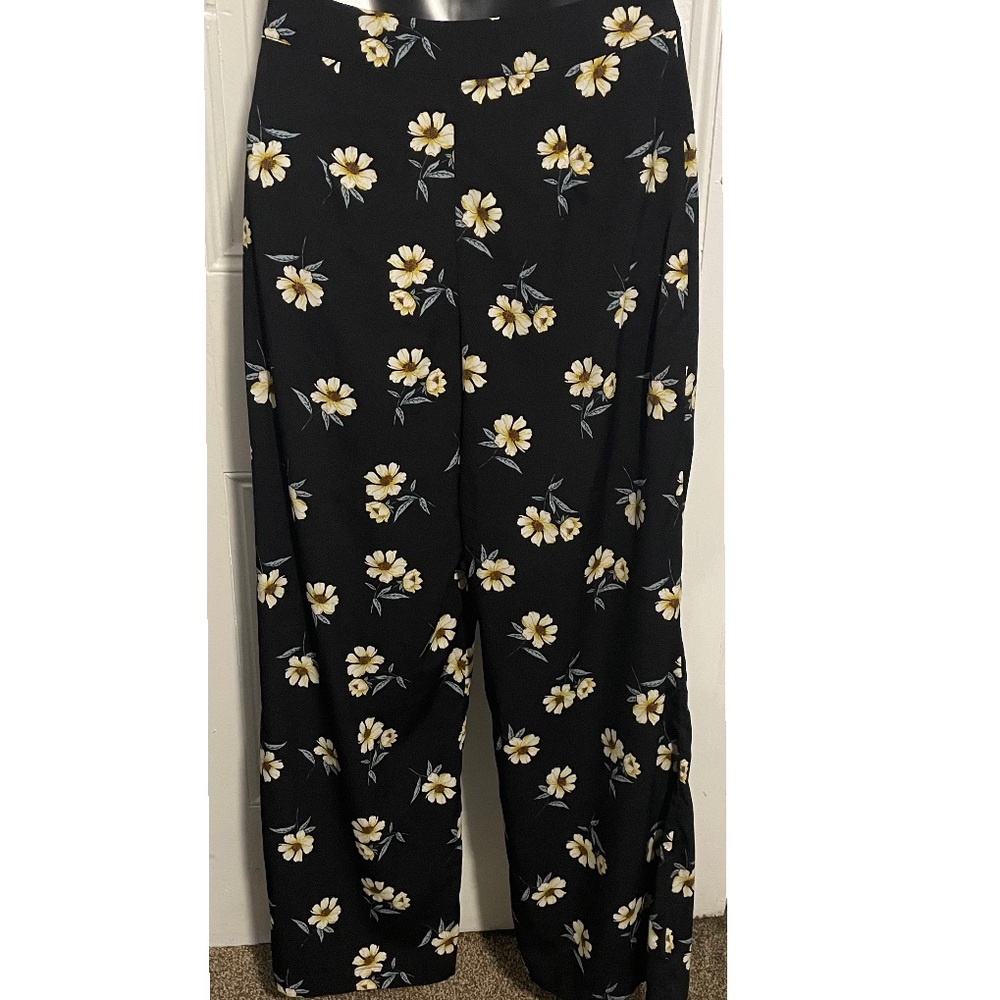 Floral Wide leg Pants by Xhilaration - Picture 2 of 7